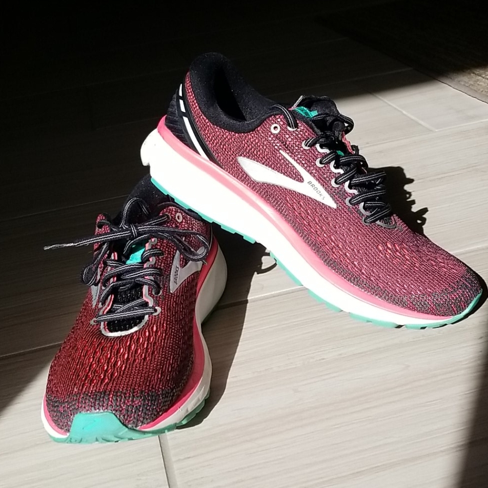 Brooks Ghost Athletic Shoes 11